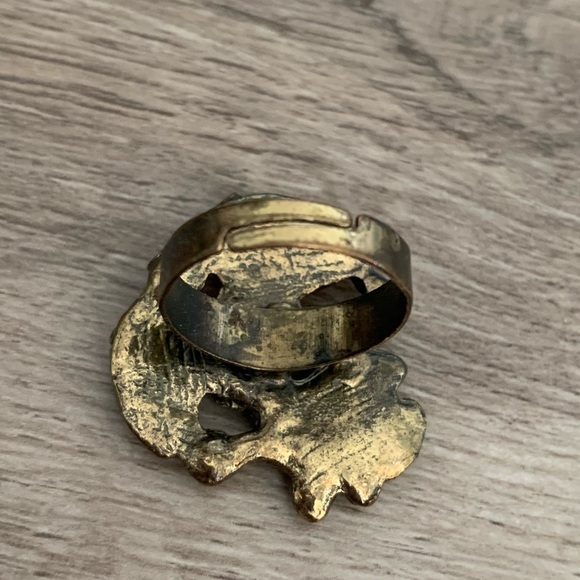 Vintage GUESS Ring one size - Picture 5 of 5